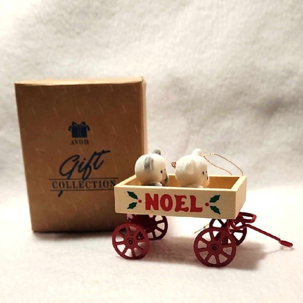 Avon Decorative Collectible  Christmas Ornament Piece